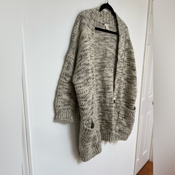 Club Monaco (Small) - Alpaca Blend Chunky Knit Snap Button Marled Gray Cardigan - Picture 4 of 12